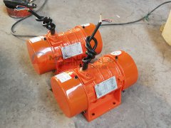 河北邯鄲XVM-0.7-2振動電機已發(fā)貨，請楊經(jīng)理注意查收！